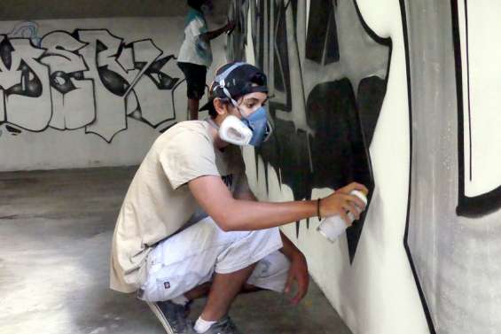 À Boulari, un parking désaffecté fait le bonheur des graffeurs