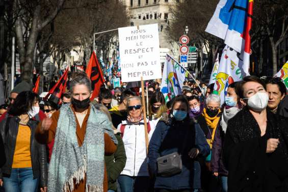 Les Français en grève et dans la rue pour réclamer des hausses de salaires
