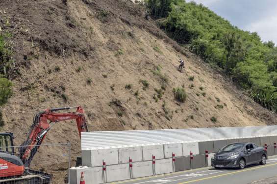 À l'Orphelinat, les travaux de renfort du talus ont commencé