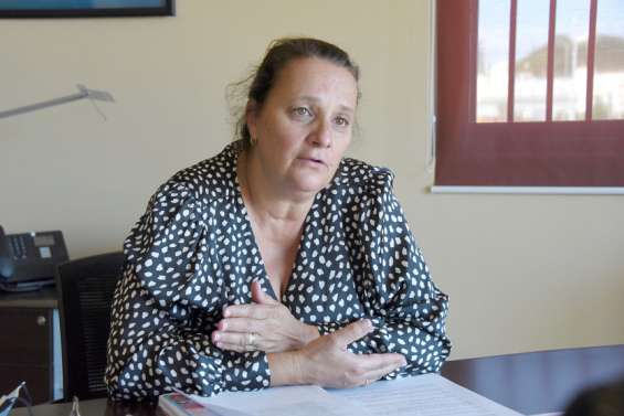 Élizabeth Rivière : 