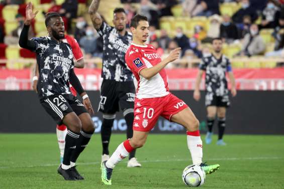 Ligue 1 : Monaco surprend Lyon