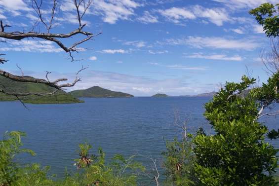 Il faudra encore attendre pour se baigner en baie de Tindu