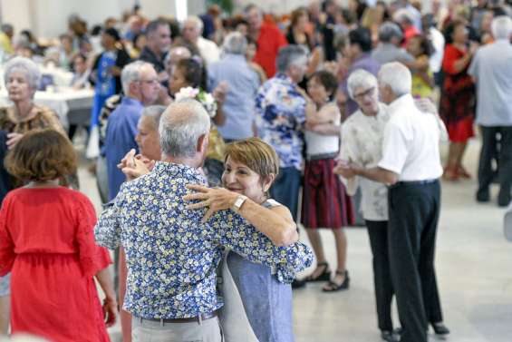 Nouméa : un guide qui ne veut que du bien aux seniors de la commune