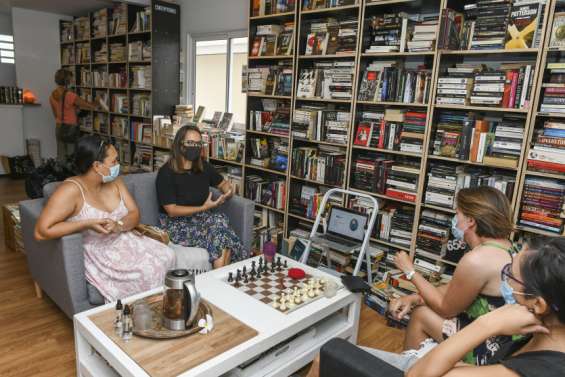 Un atelier jeux d'échecs à la bouquinerie  du Liseron