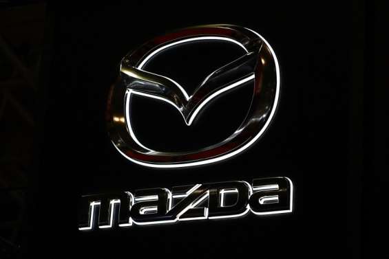 Des conducteurs de Mazda bloqués sur la radio publique par un bug