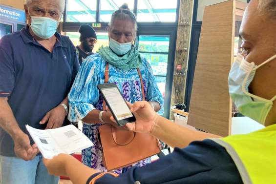 Dès mardi, les personnes devront avoir fait leur rappel vaccinal pour conserver le pass sanitaire