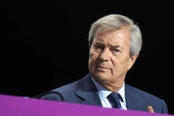 Bolloré laisse planer le suspense sur son retrait