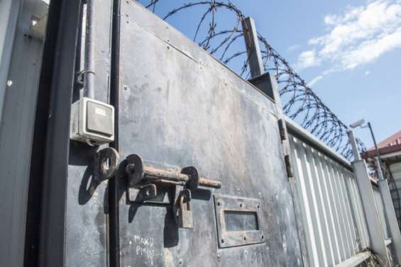 Les conditions de détention au Camp-Est doivent encore s'améliorer