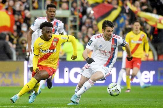 Football : vent de face, Lyon avance au ralenti à Lens
