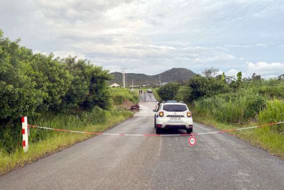 Un couple meurt piégé dans sa voiture emportée par les eaux à Païta