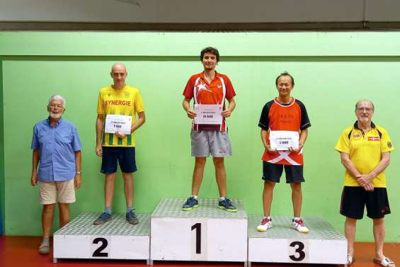 Tennis de table : Adrien Perrot domine la Coupe d'ouverture