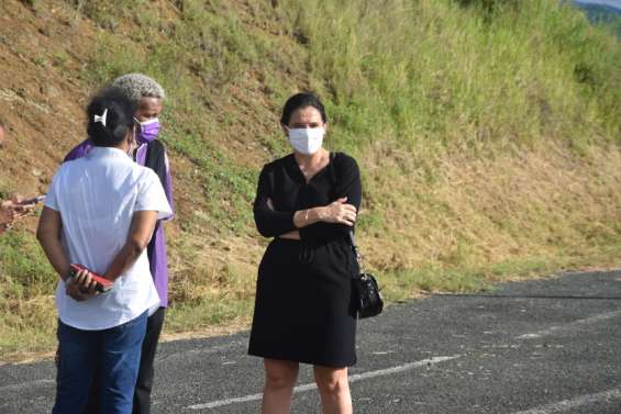 La commissaire déléguée sur le terrain avec les gendarmes