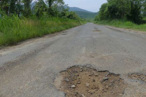La circulation des poids lourds interdite à l'entrée de Karikaté