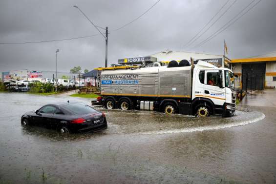 Six morts dans des inondations sans précédent