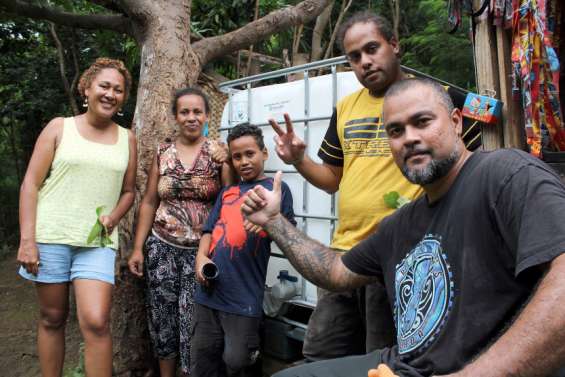 Ils récupèrent et redistribuent des dons pour les familles les plus démunies