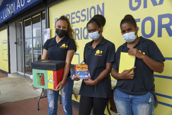 Des étudiantes lancent les Chariots solidaires pour les écoliers de Port Vila