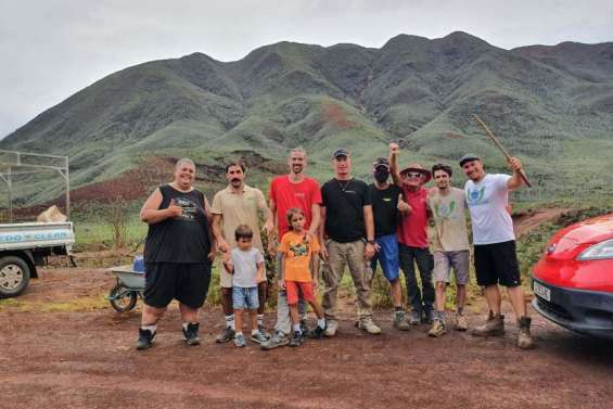 Des plants résistants au feu mis en terre à La Coulée