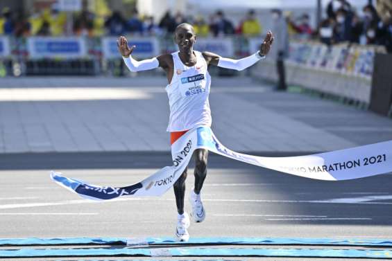 La victoire mais pas de record pour Eliud Kipchoge