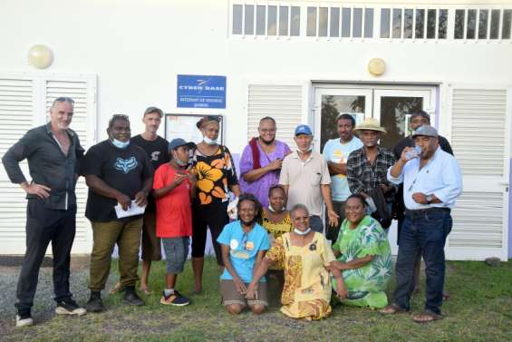 Un groupe d'artistes lance le projet culturel de l'internat de Koumac