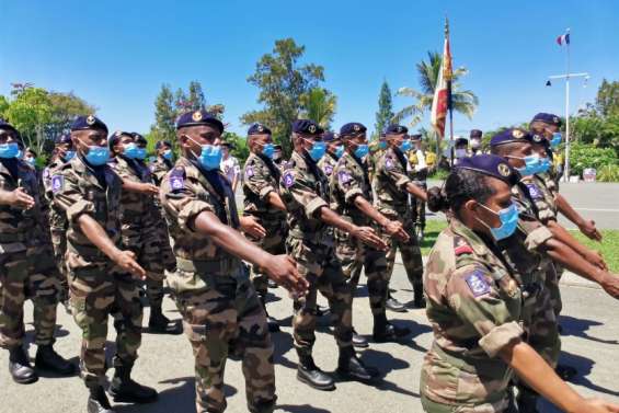 Les nouveaux stagiaires du RSMA accueillis dans la tradition