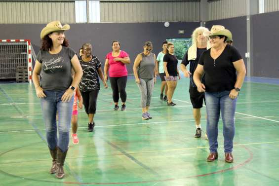 Les habitants du nord de Dumbéa découvrent leur futur sport à Katiramona