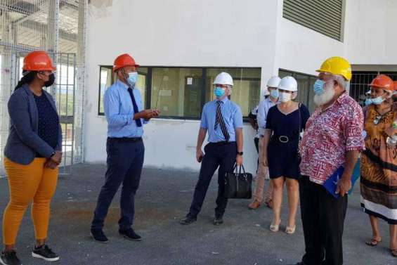 Le haussaire en visite au futur centre de détention et aux Bois du Nord