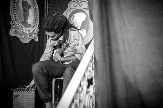 Nouméa : créateur autodidacte, Stanley Nalo fait danser le son