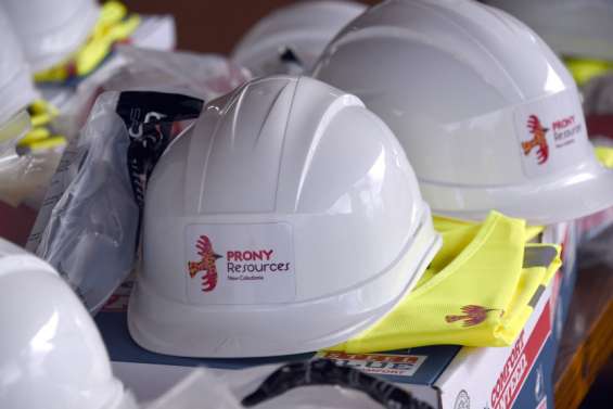 Le syndicat USTKE mobilisé devant l’usine du Sud