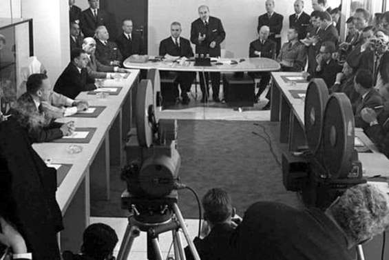 France-Algérie, une relation complexe 60 ans après les Accords d'Évian