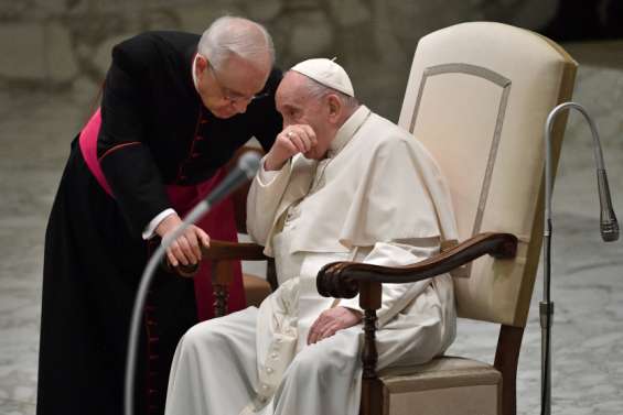 Le pape s'attaque à la bureaucratie vaticane
