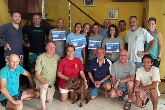 La Calédonie compte quatre nouveaux guides de palanquée