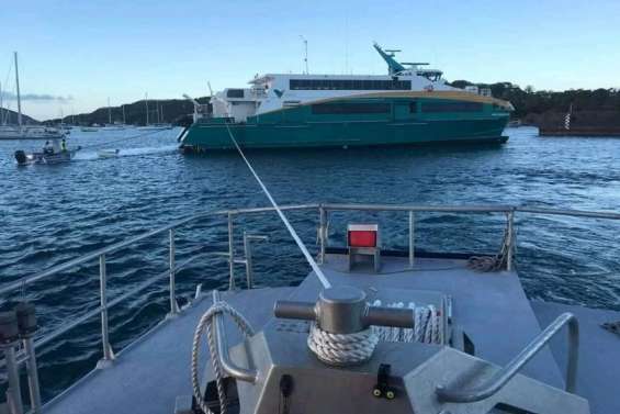 La navette de Prony Ressources bloquée à Nouméa