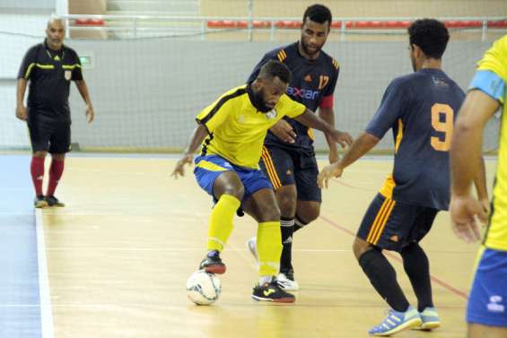 L'ASPTT impose sa loi