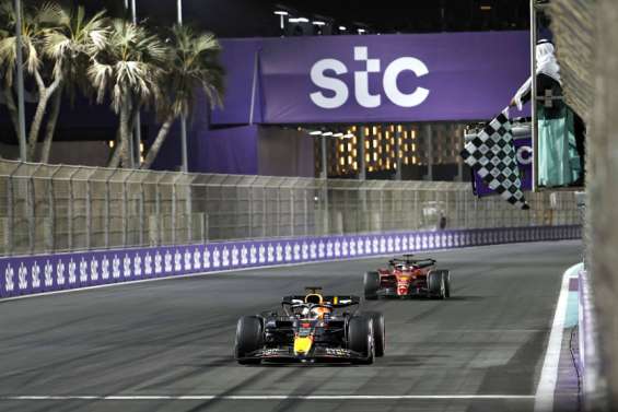 Formule 1 : Verstappen réplique à Leclerc