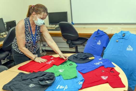 Les tenues communes devraient arriver en juin