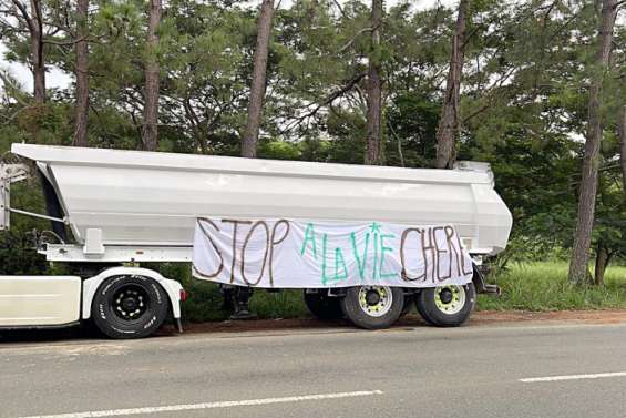 Manifestation contre la vie chère à Bourail