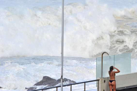 Une plage de Sydney engloutie par des vagues immenses