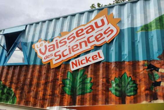 Deux vaisseaux des sciences sur la commune