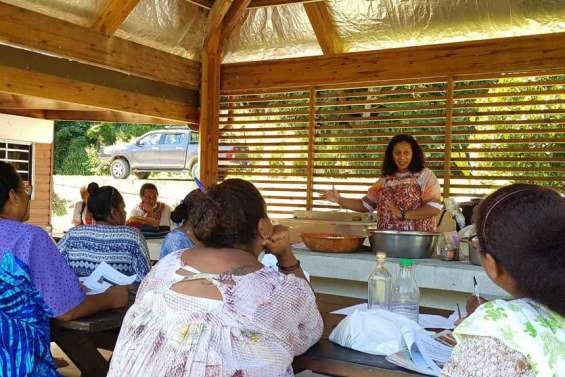 Apprendre à confectionner produits ménagers et huiles végétales