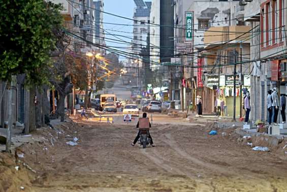 Salve de roquettes vers Israël, frappes aériennes sur Gaza