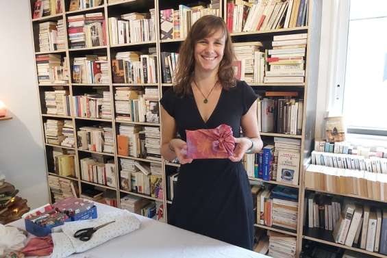 Un atelier pour apprendre à emballer ses cadeaux autrement