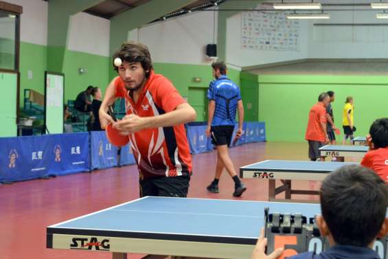 Adrien Perrot, pongiste : 