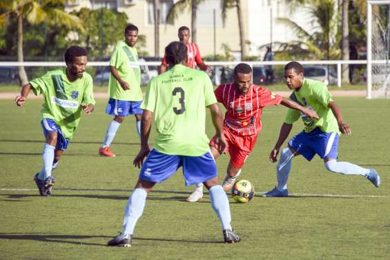 Football : Tiga et Ne Drehu se retrouvent à Magenta dans un choc au sommet