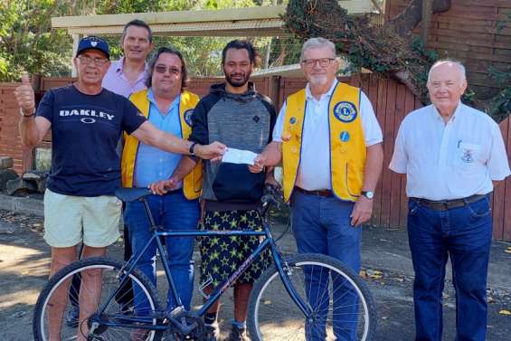 Un don du Lions club Bougainville aux Vélos du cœur