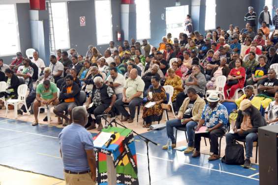 FLNKS et forces indépendantistes : un week-end avec vue sur Paris