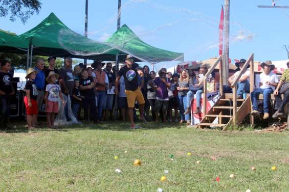 Du monde pour le retour de la Fête du cerf et de la crevette