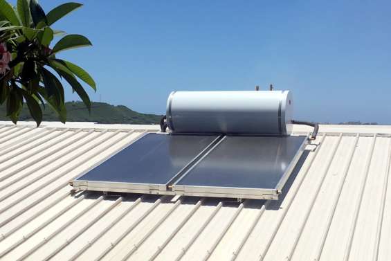 Un crédit pour rendre les chauffe-eau solaires plus accessibles