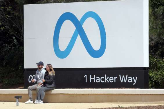 Des pages du gouvernement bloquées par Facebook ?