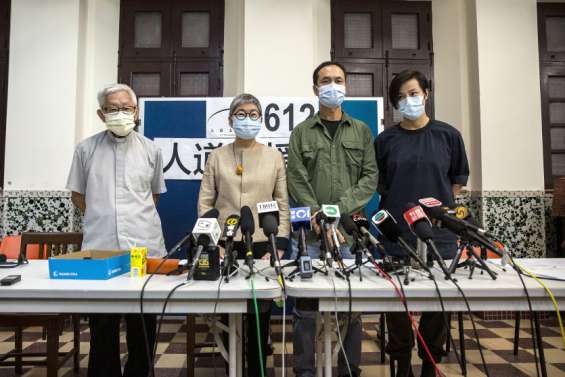 Hong Kong : une pop star, un universitaire et un cardinal arrêtés