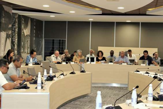 La mairie de Dumbéa veut diminuer sa facture d'électricité 